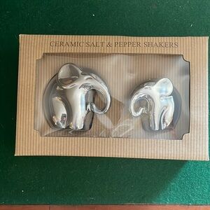 Silver elephant, salt & pepper shakers